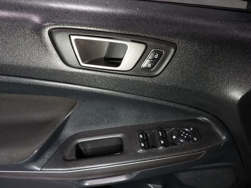 Used 2020 Ford EcoSport SE image 9