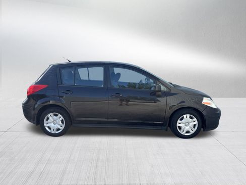 Used 2011 Nissan Versa 1.8 S w/ Plus Pkg image 5