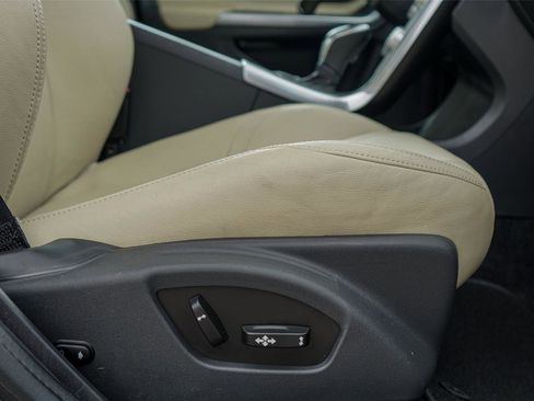 Used 2018 Volvo S60 T5 Dynamic w/ Vision Package image 29