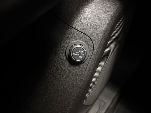 Used 2023 GMC Acadia SLE w/ Driver Convenience Package image 54