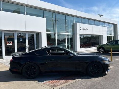 Used 2017 Ford Mustang GT Premium w/ Black Accent Package RWD image 4
