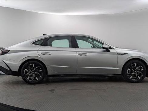 Used 2025 Hyundai Sonata SEL FWD image 9
