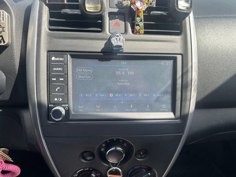 Used 2019 Nissan Versa SV FWD image 9