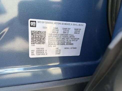 Certified 2024 GMC Terrain SLT w/ Infotainment Package II AWD/4WD image 35