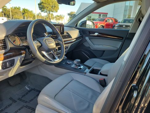 Used 2019 Audi Q5 Premium image 11