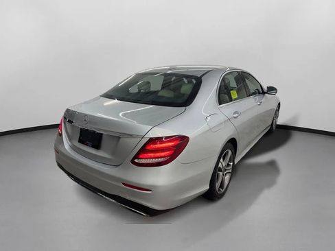 Used 2020 Mercedes-Benz E 350 Sedan image 10