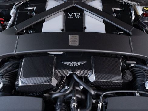 Used 2025 Aston Martin Vanquish RWD image 42