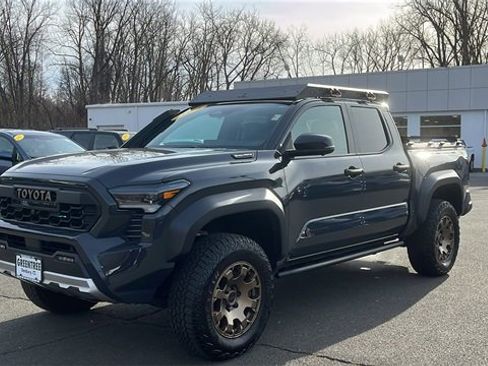 Used 2024 Toyota Tacoma Trailhunter image 3