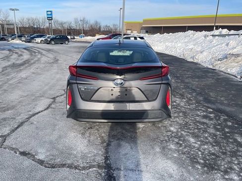 Used 2017 Toyota Prius Prime Premium image 6