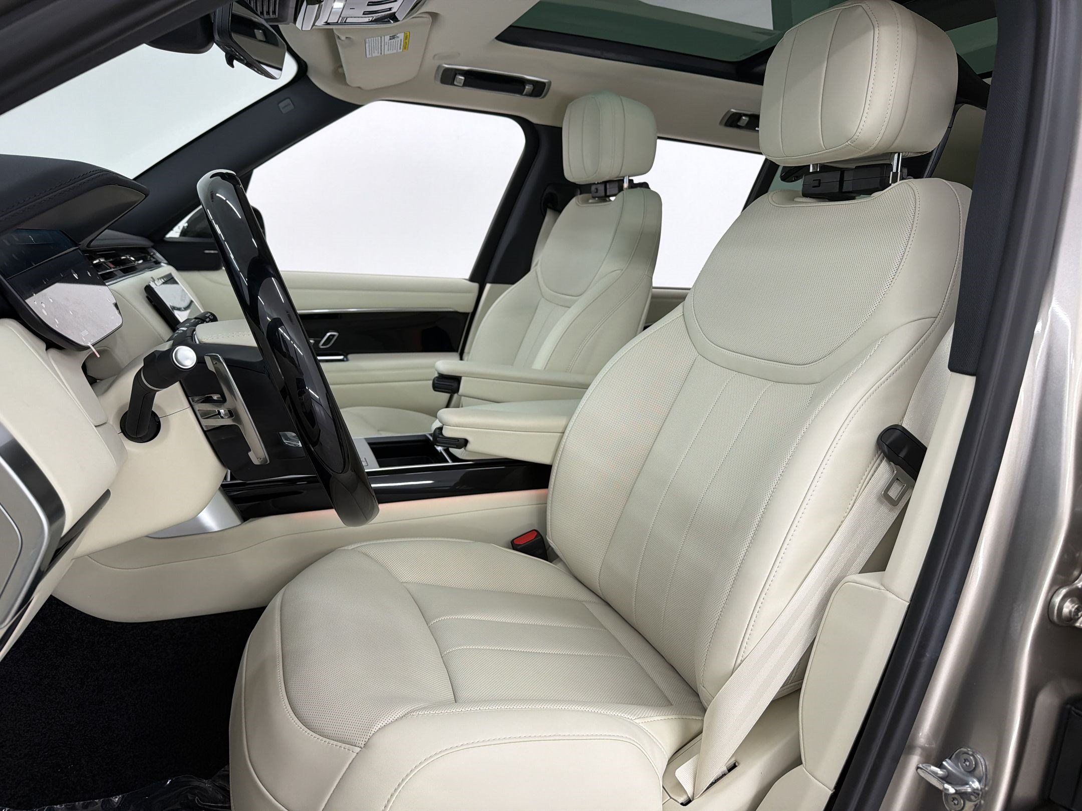 New 2026 Land Rover Range Rover SE AWD/4WD image 5