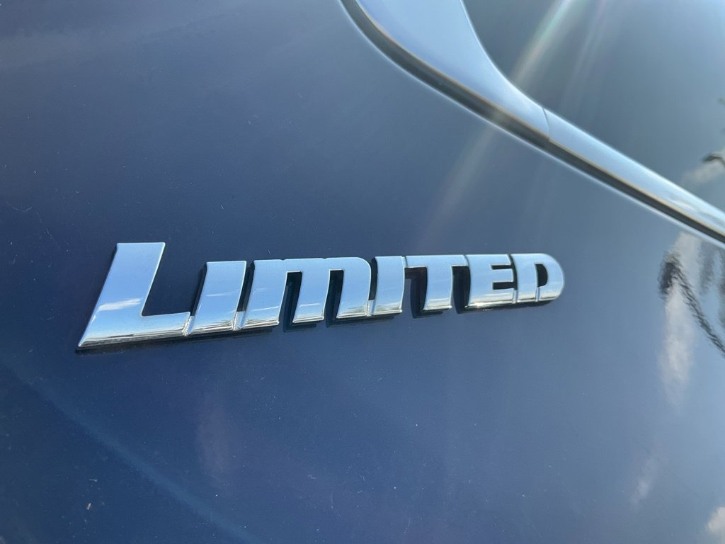 Used 2025 Toyota Tundra Limited AWD/4WD image 12