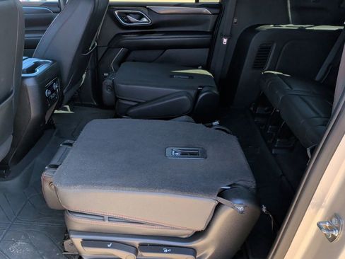 Used 2023 Chevrolet Suburban RST w/ Sport Performance Package image 43