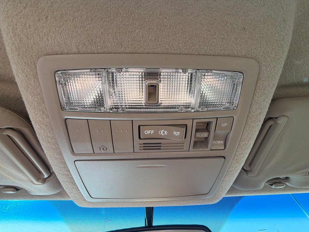 Used 2010 Toyota Highlander Limited w/ Extra Value Pkg 8 FWD image 21