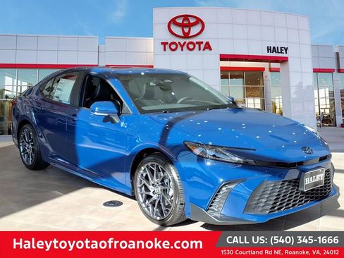 New 2026 Toyota Camry SE w/ Convenience Package FWD image 1