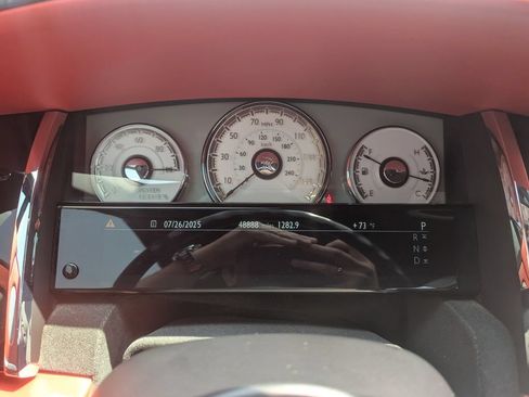 Used 2018 Rolls-Royce Dawn RWD image 20