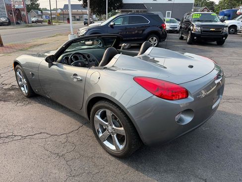 Used 2007 Pontiac Solstice Convertible w/ Premium Package RWD image 8