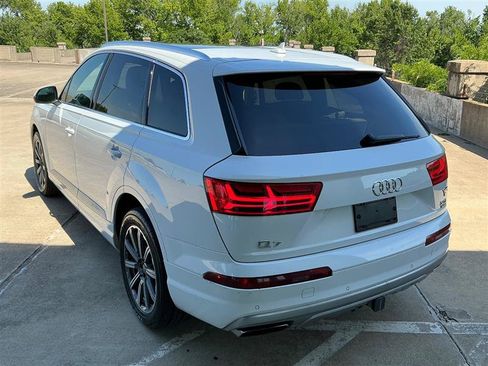 Used 2017 Audi Q7 3.0T Premium Plus AWD/4WD image 4