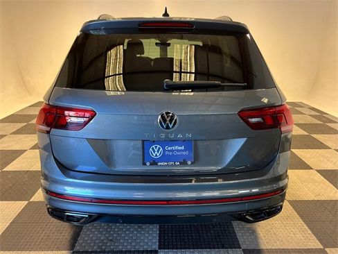 Certified 2023 Volkswagen Tiguan SE R-Line image 4