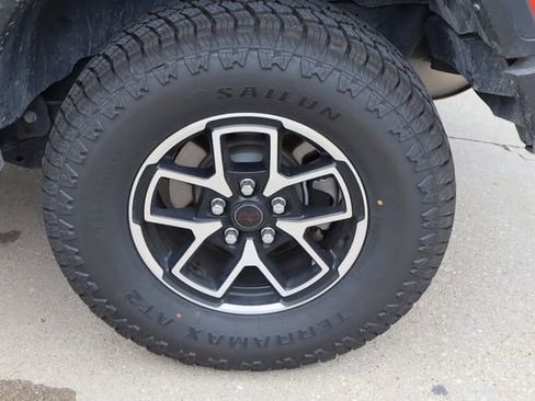 Used 2024 Jeep Wrangler Unlimited Rubicon AWD/4WD image 25