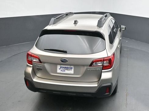Used 2019 Subaru Outback 2.5i Premium image 25