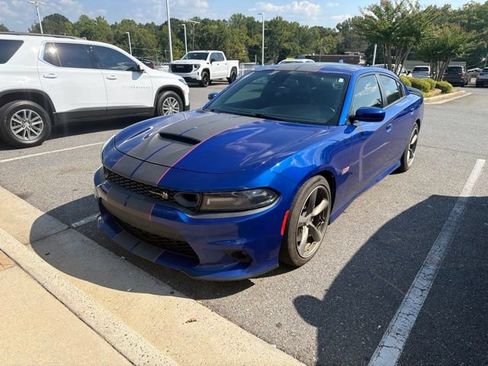 Used 2019 Dodge Charger Scat Pack w/ Technology Group RWD image 3
