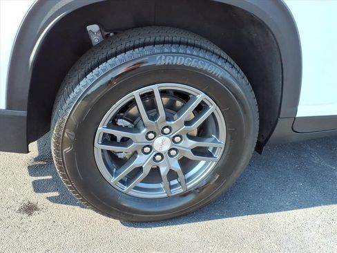 Used 2025 GMC Acadia Elevation AWD/4WD image 22