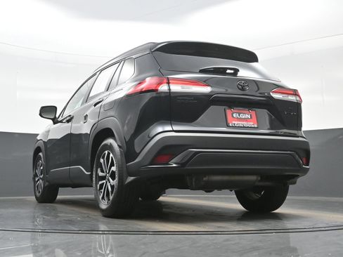 Used 2025 Toyota Corolla Cross AWD Hybrid w/ Moonroof Package image 31