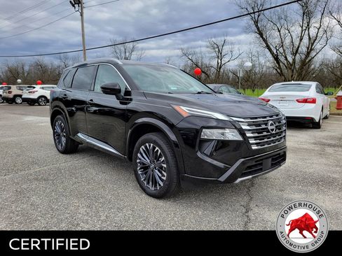 Used 2025 Nissan Rogue Platinum image 9