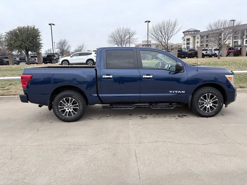 Used 2021 Nissan Titan SV w/ Accessory Utility Package image 3