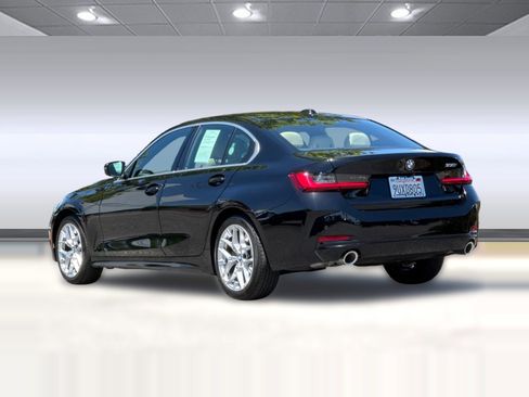 Used 2025 BMW 330i Sedan w/ Premium Package RWD image 3