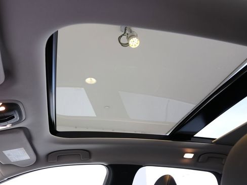 Certified 2025 INFINITI QX50 Luxe image 17