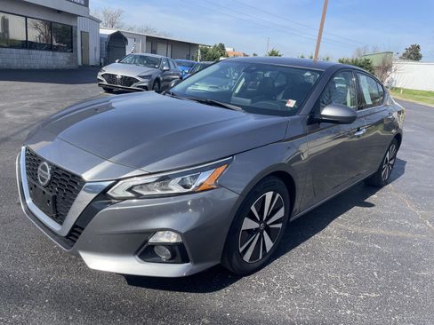 Used 2020 Nissan Altima 2.5 SL image 2