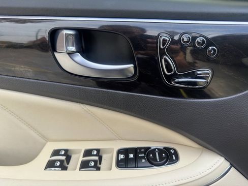 Used 2014 Hyundai Equus Signature image 22