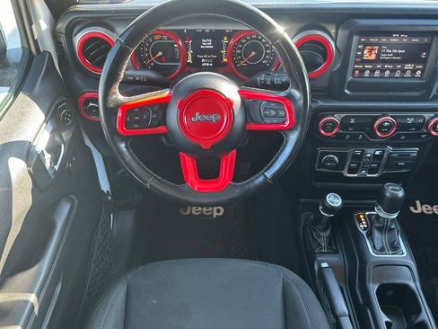 Used 2020 Jeep Wrangler Unlimited Sahara image 13