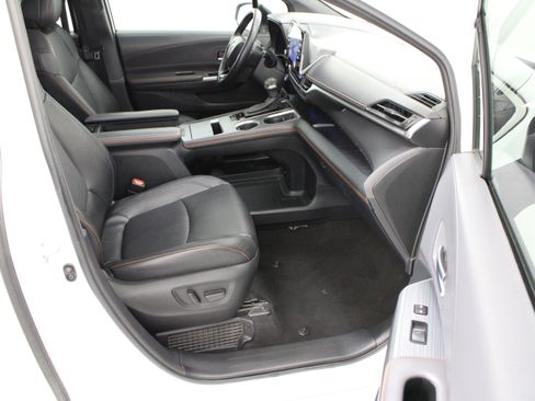 Used 2023 Toyota Sienna XSE FWD image 40