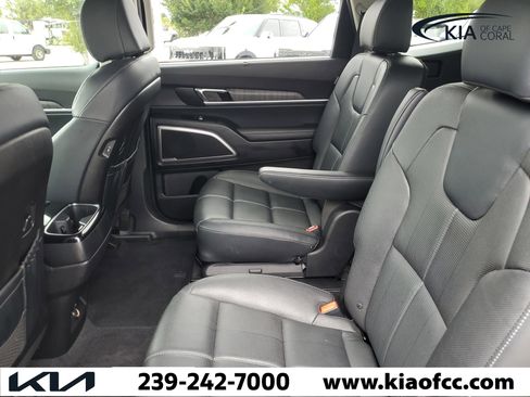 Certified 2024 Kia Telluride EX w/ EX Captain's Chair Package FWD image 13