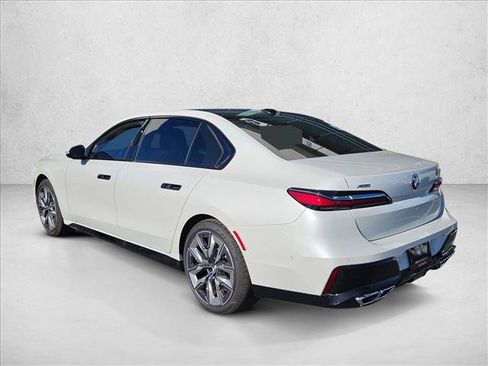 New 2025 BMW 760i xDrive w/ Executive Package image 9