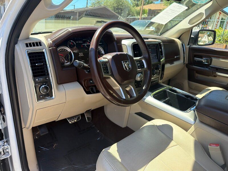 Used 2018 RAM 1500 Laramie w/ Convenience Group AWD/4WD image 16