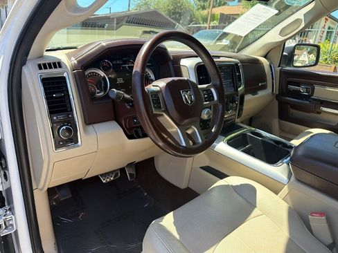 Used 2018 RAM 1500 Laramie w/ Convenience Group AWD/4WD image 16
