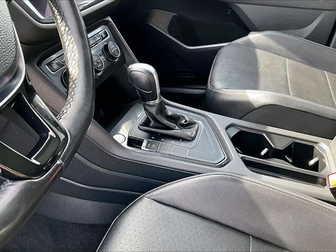 Used 2018 Volkswagen Tiguan SEL image 13