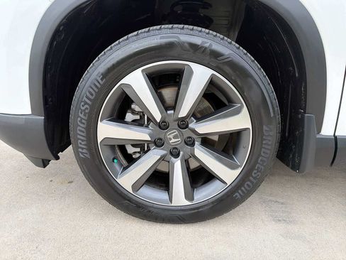 Used 2023 Honda Pilot Touring image 10