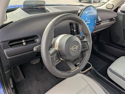 Used 2025 MINI Cooper 2-Door Hardtop image 16