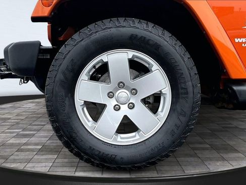 Used 2011 Jeep Wrangler Unlimited Sahara w/ Connectivity Group image 8