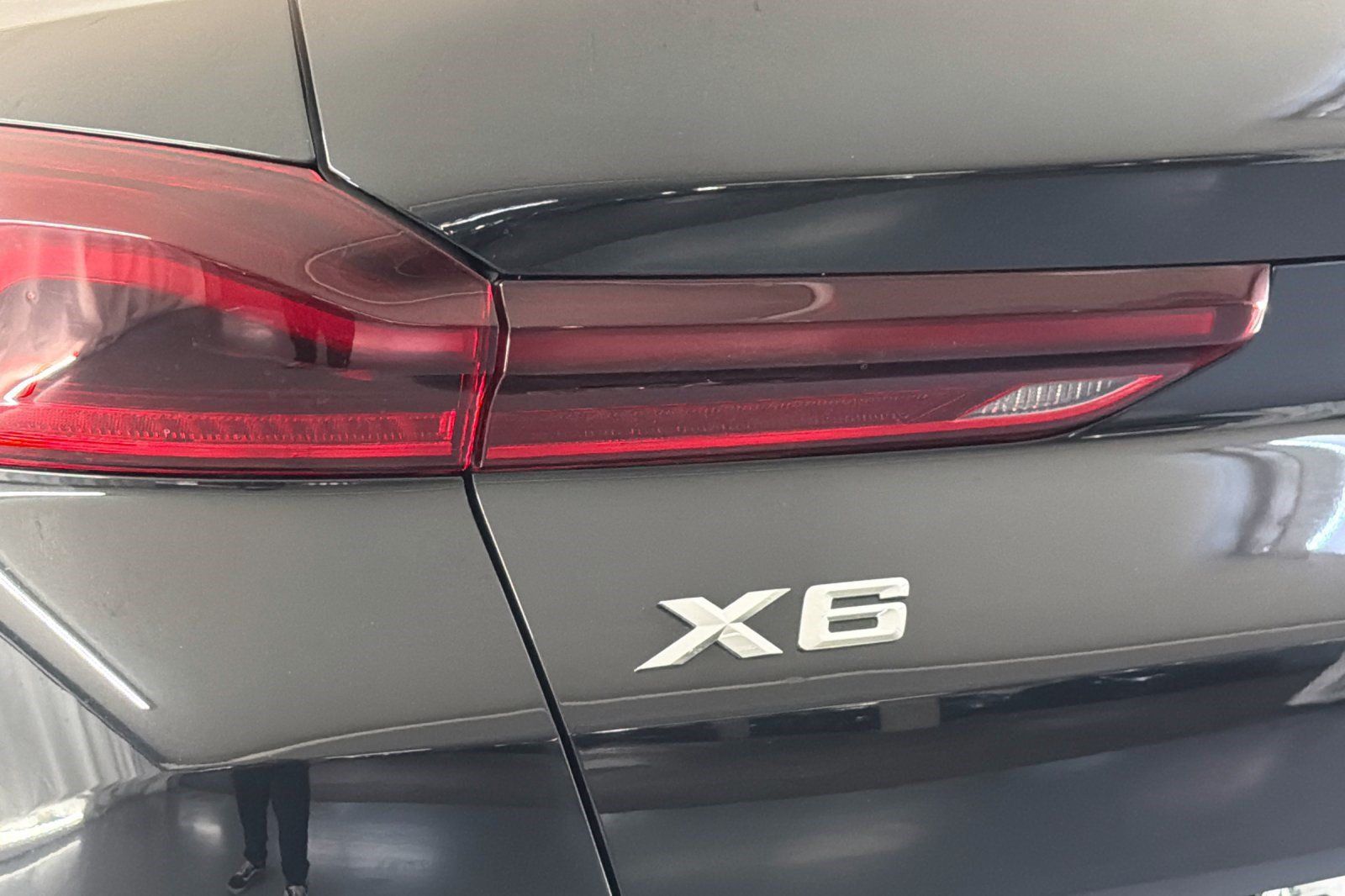 Used 2023 BMW X6 xDrive40i w/ M Sport Package AWD/4WD image 30
