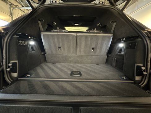 Used 2021 BMW X7 xDrive40i w/ M Sport Package image 25