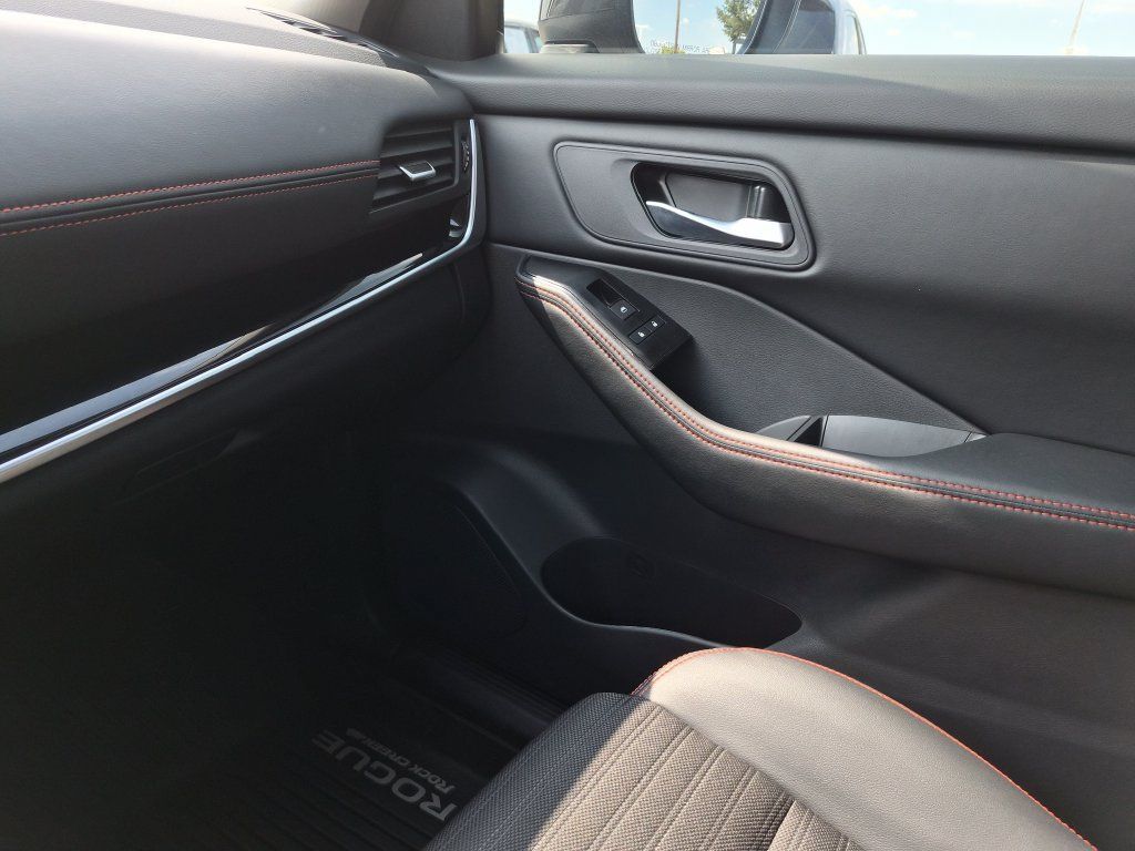 Certified 2026 Nissan Rogue SV AWD/4WD image 21