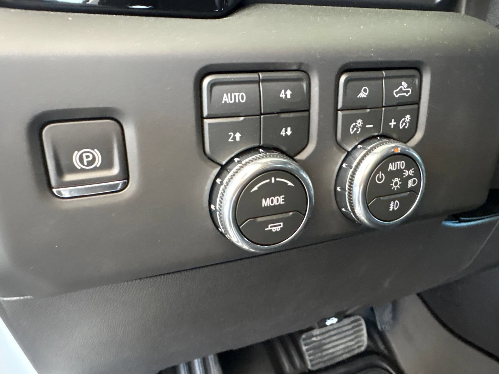 New 2026 GMC Sierra 1500 AT4 w/ AT4 Premium Package AWD/4WD image 14