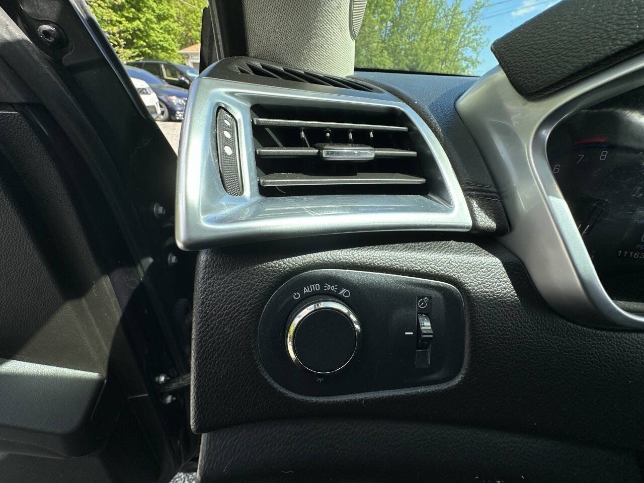 Used 2014 Cadillac SRX Luxury w/ Driver Awareness Package AWD/4WD image 21