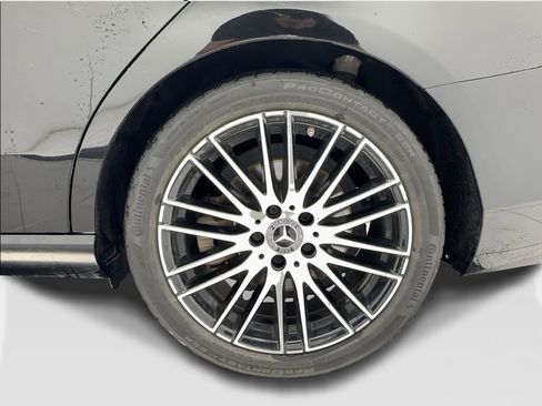 Used 2025 Mercedes-Benz C 300 Sedan image 11