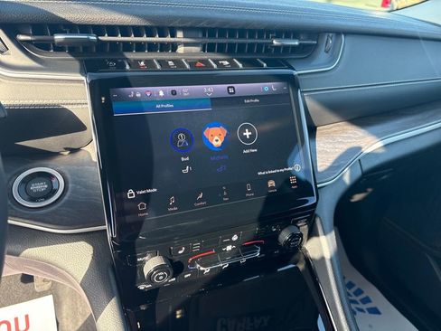 Used 2023 Jeep Grand Cherokee Limited image 21